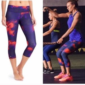 Athleta Electric Sonar Crop Leggings. EUC. Size Small.